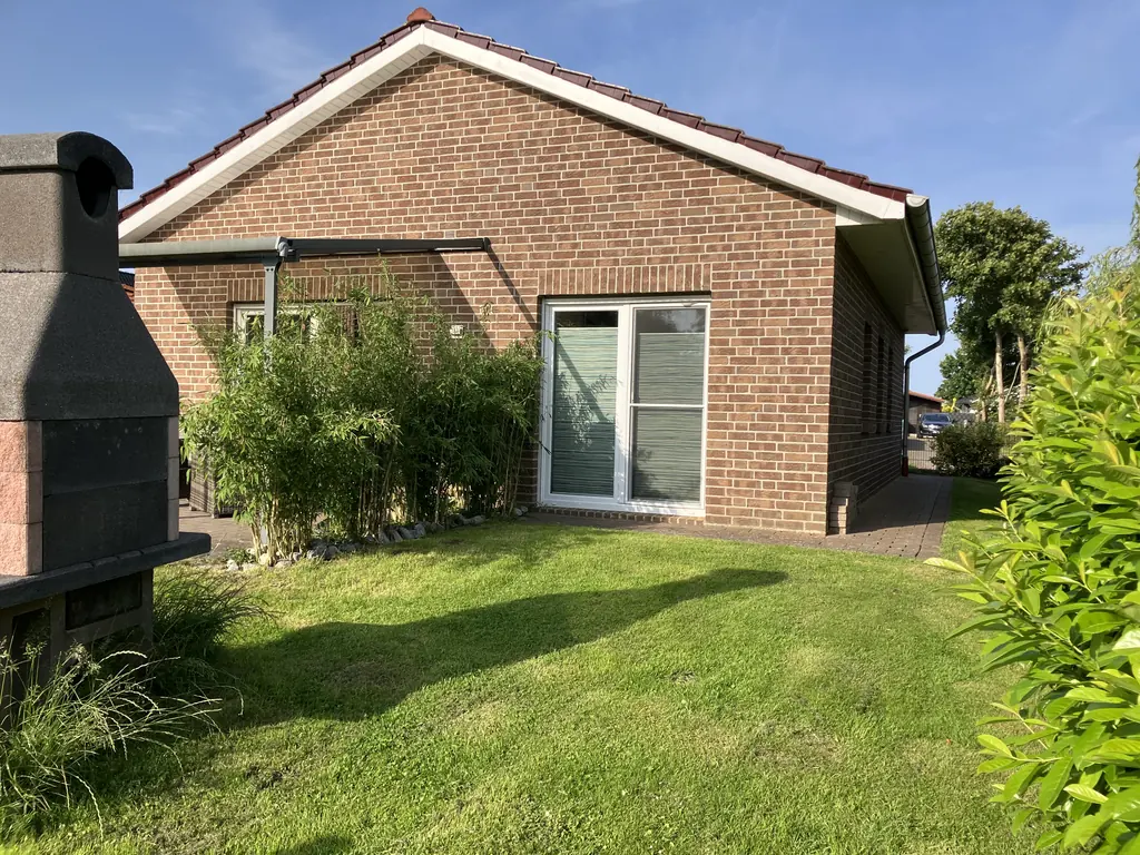 Haus und Garten mit Grillkamin